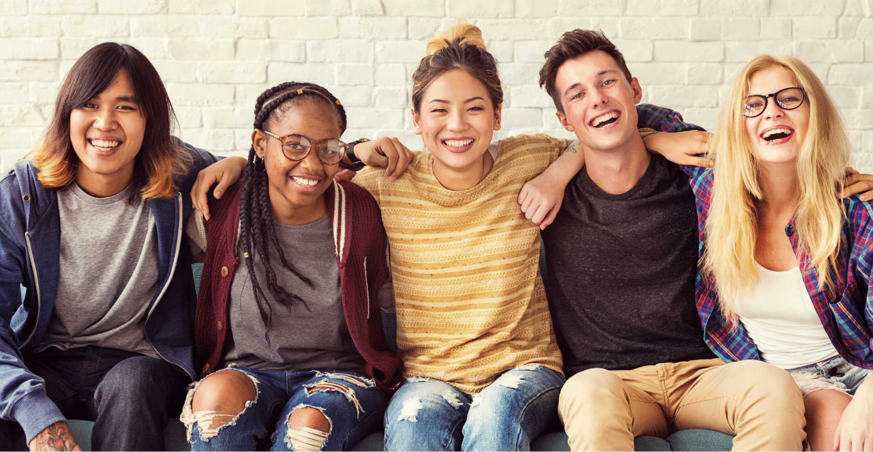 diversity-students-friends-happiness-concept-P3KP7VS 1